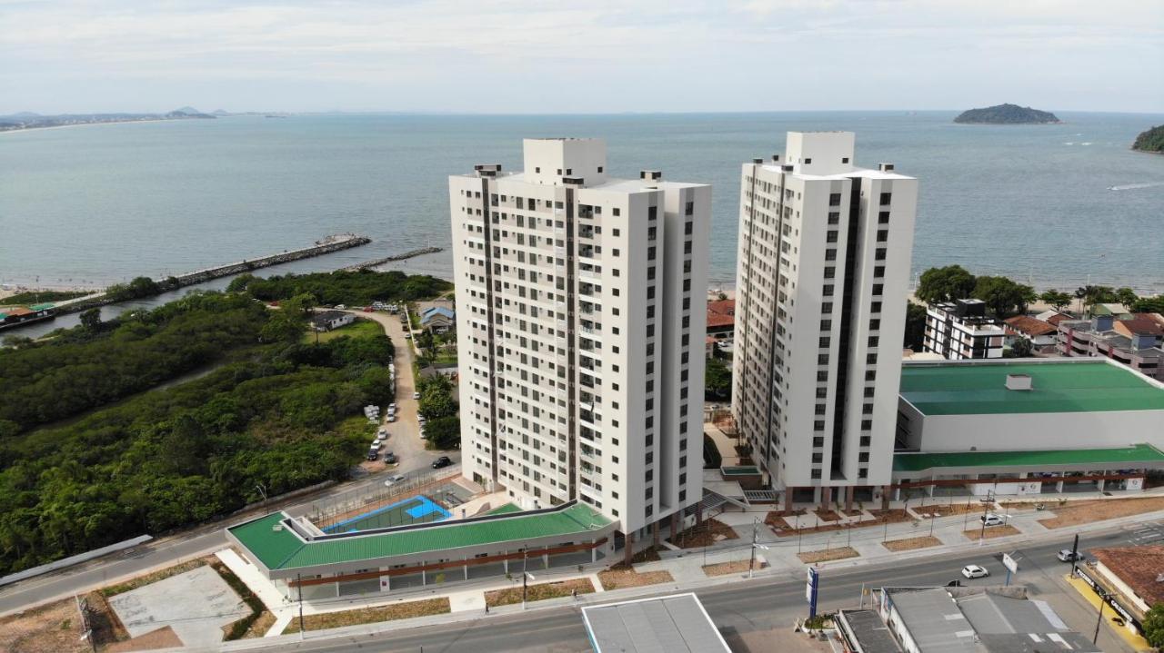 Aptos Em Home Club Frente Mar Com Area De Lazer Completa Penha  Exterior photo
